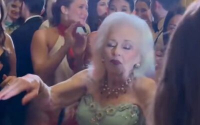 Grand-mère enflamme le mariage : une danse virale inoubliable !