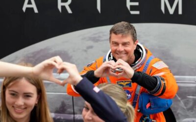 Échange touchant entre un astronaute et ses filles avant le vol