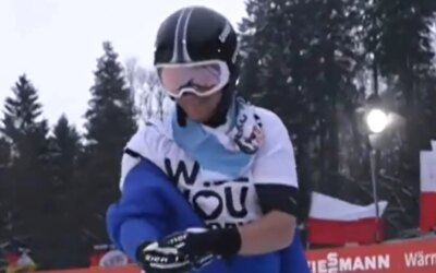 « Demande en mariage surprise après un saut à ski audacieux »