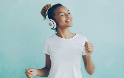Acouphènes : la Gen Z en danger à cause de ses habitudes auditives