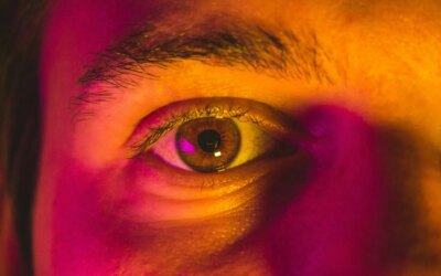 Cligner des yeux rapidement : signaux d’alerte à connaître !