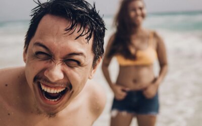 Faire le clown en amour : jeux de charme ou vérités cachées ?