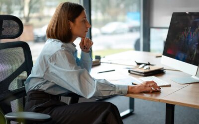 Syndrome de la crevette : dangers de la posture au bureau révélés