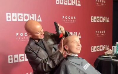 Rasage de cheveux : les fans s’embarquent pour voir le film