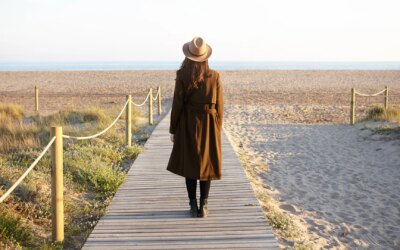 Vestiaire féminin incontournable : les must-haves de la mi-saison